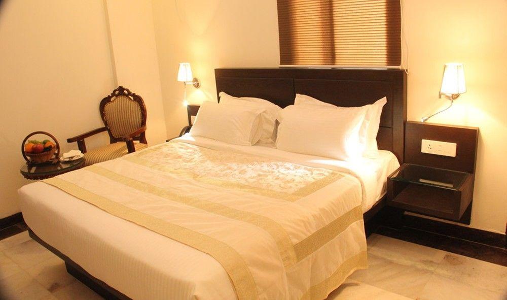 Oyo Flagship Hotel Rudra Palace Agra  Exteriör bild