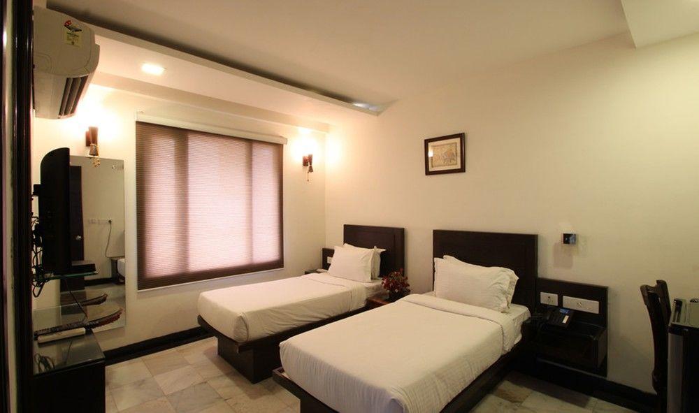 Oyo Flagship Hotel Rudra Palace Agra  Exteriör bild