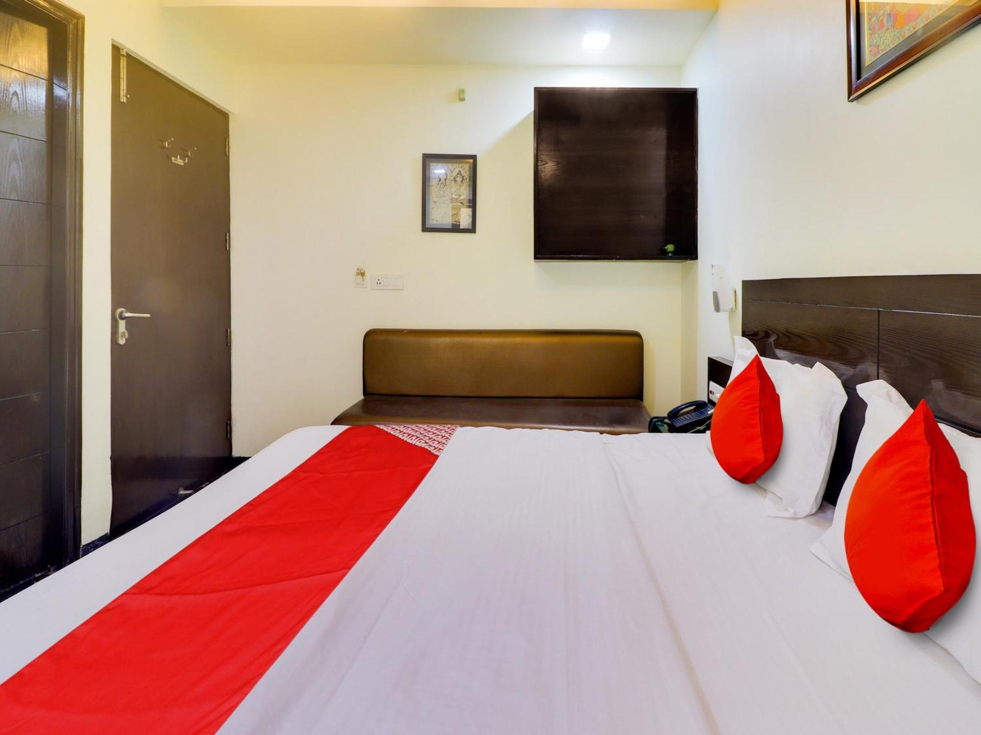 Oyo Flagship Hotel Rudra Palace Agra  Exteriör bild